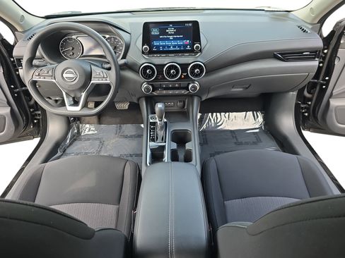 Used 2025 Nissan Sentra SV image 9