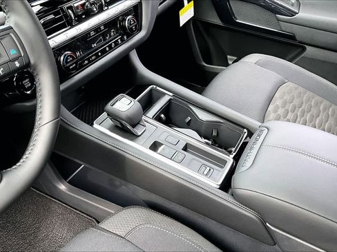 New 2026 Nissan Pathfinder SV image 7