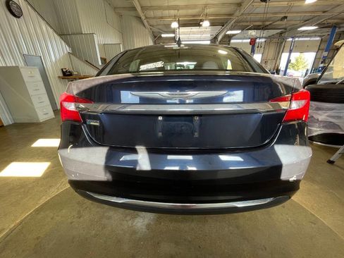 Used 2012 Chrysler 200 LX image 3