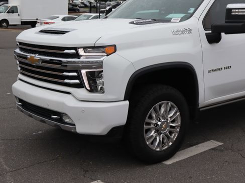 Used 2023 Chevrolet Silverado 2500 High Country w/ Technology Package AWD/4WD image 7