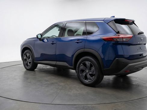 Used 2025 Nissan Rogue SV AWD/4WD image 6