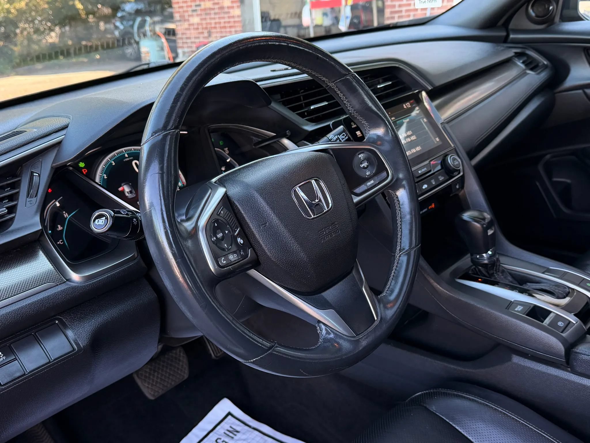 Used 2017 Honda Civic EX-L image 9