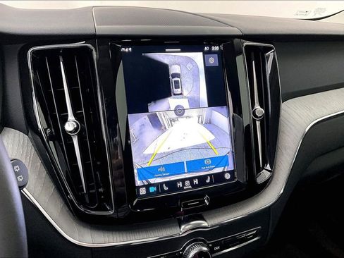 Used 2025 Volvo XC60 B5 Plus w/ Protection Package Premier image 28