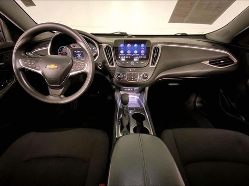 Used 2025 Chevrolet Malibu LT FWD image 15