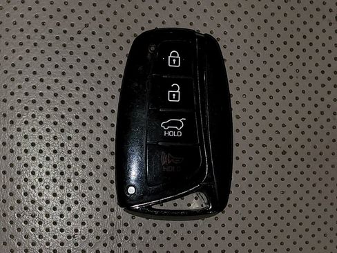 Used 2018 Hyundai Santa Fe SE w/ SE Premium Package 02 FWD image 32