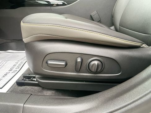 Used 2025 Chevrolet Trax ACTIV w/ Driver Confidence Package image 13