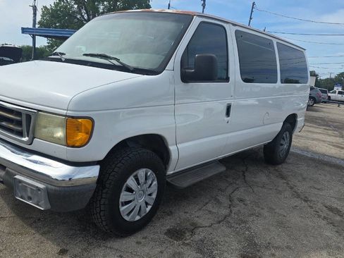 Used 2005 Ford E-350 and Econoline 350 Chateau RWD image 1