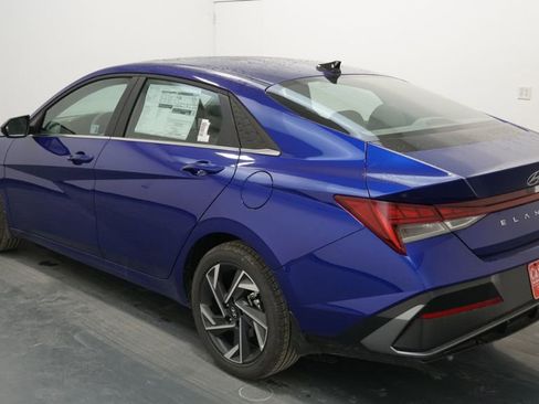 New 2024 Hyundai Elantra SEL w/ Convenience Package image 12