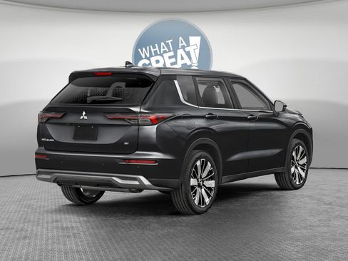 New 2026 Mitsubishi Outlander SE AWD/4WD image 2