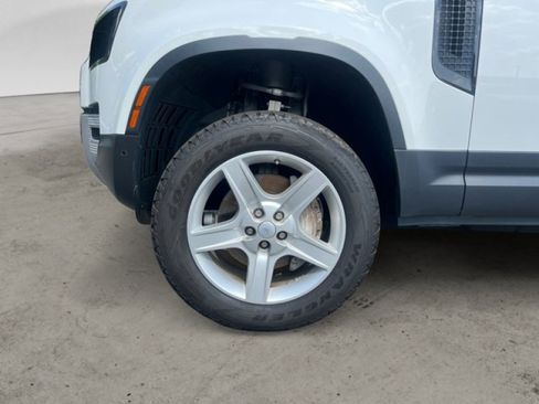 Used 2020 Land Rover Defender 110 SE image 9