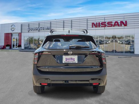 New 2027 Nissan Kicks SV w/ SV Premium Package FWD image 6