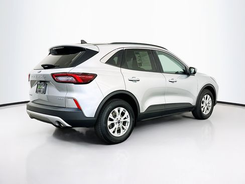 Used 2023 Ford Escape Active w/ Tech Pack #2 AWD/4WD image 9