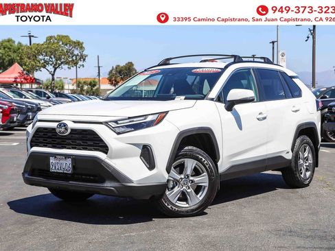 Certified 2025 Toyota RAV4 LE AWD/4WD image 1