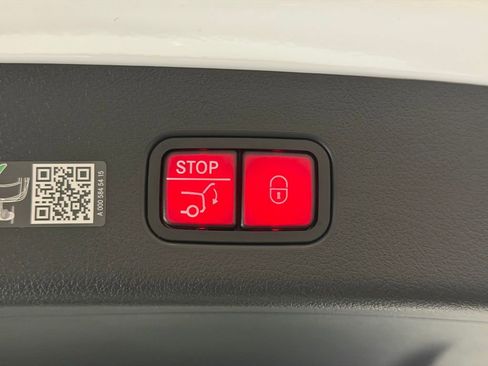 Used 2026 Mercedes-Benz GLC 300 4MATIC image 12