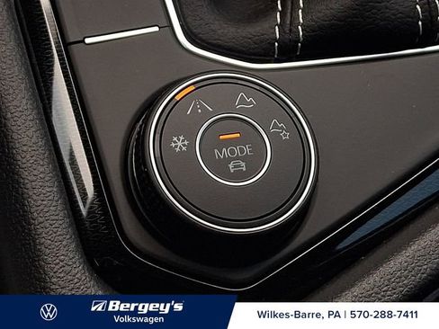 New 2026 Volkswagen Taos SE AWD/4WD image 21