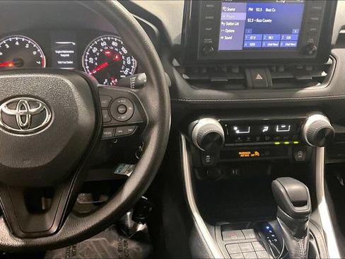 Used 2019 Toyota RAV4 LE AWD/4WD image 15