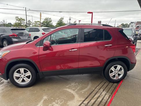 Used 2018 Chevrolet Trax LT w/ LT Convenience Package AWD/4WD image 8