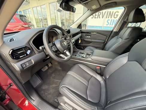 New 2025 Honda Pilot Touring image 16