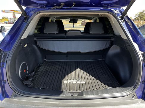 Used 2024 Toyota Corolla Cross XLE w/ Convenience Package image 20