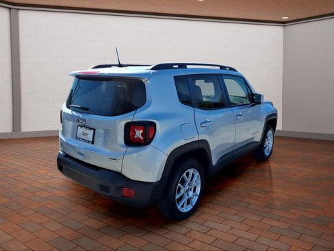 Used 2019 Jeep Renegade Latitude w/ Cold Weather Group AWD/4WD image 5