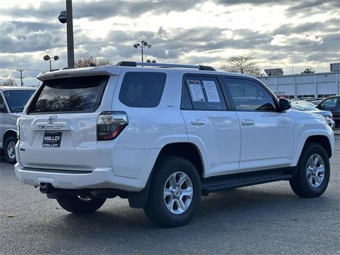 Used 2019 Toyota 4Runner SR5 Premium image 4
