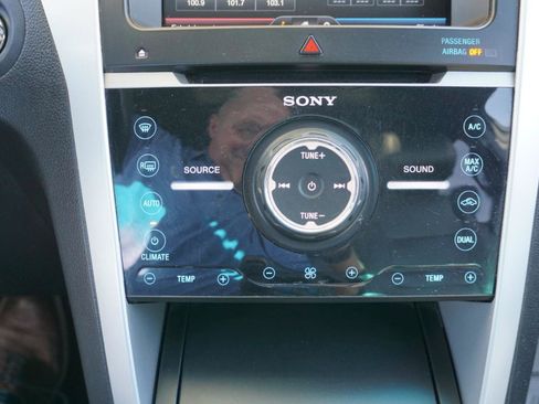 Used 2013 Ford Explorer Sport image 15