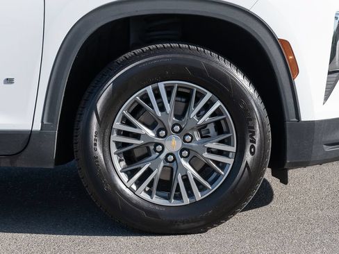 Used 2024 Chevrolet Traverse LT AWD/4WD image 11