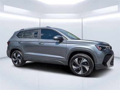 New 2025 Volkswagen Taos SE