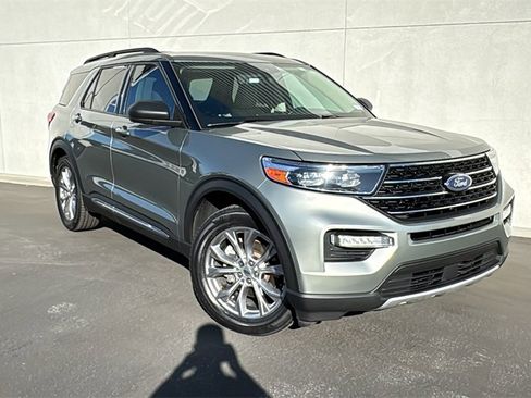 Certified 2020 Ford Explorer XLT w/ Equipment Group 202A image 1