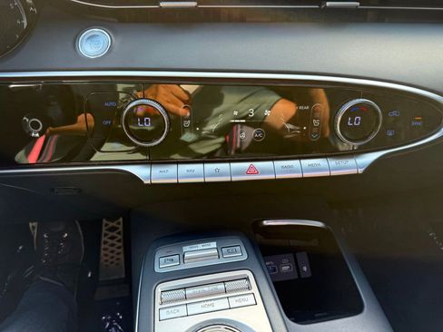 Used 2022 Genesis GV70 3.5T Sport w/ Sport Advanced Package image 15