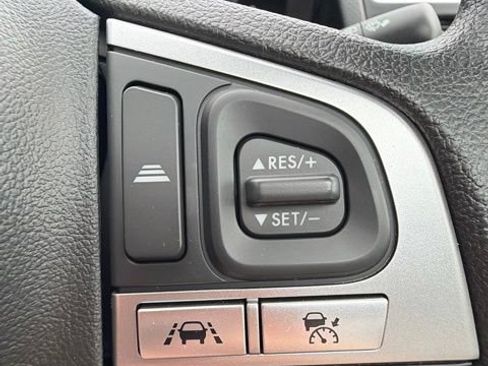 Used 2017 Subaru Forester 2.5i Premium AWD/4WD image 18