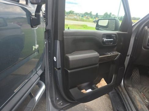 Used 2022 Chevrolet Silverado 1500 LT Trail Boss image 11