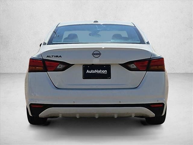 Used 2025 Nissan Altima 2.5 SV FWD image 7