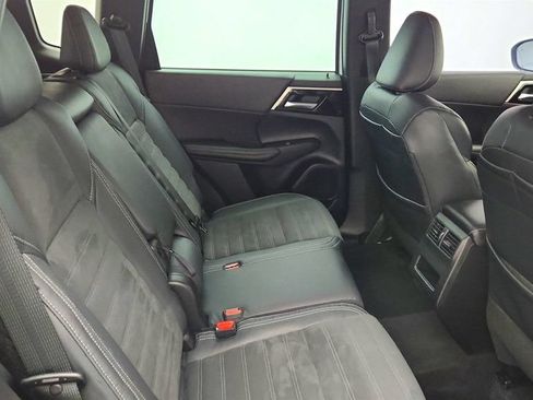 Used 2023 Mitsubishi Outlander SE FWD image 20