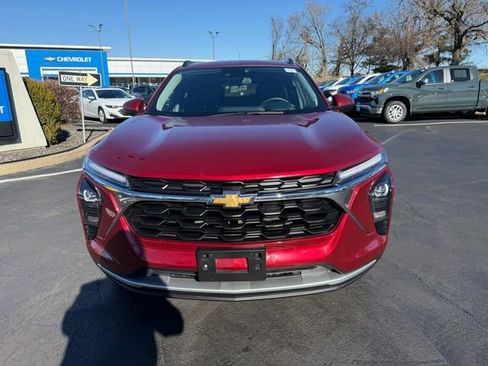 Used 2025 Chevrolet Trax LT w/ LT Convenience Package image 10