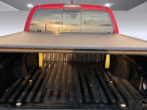 Used 2020 Toyota Tacoma TRD Off-Road AWD/4WD image 26
