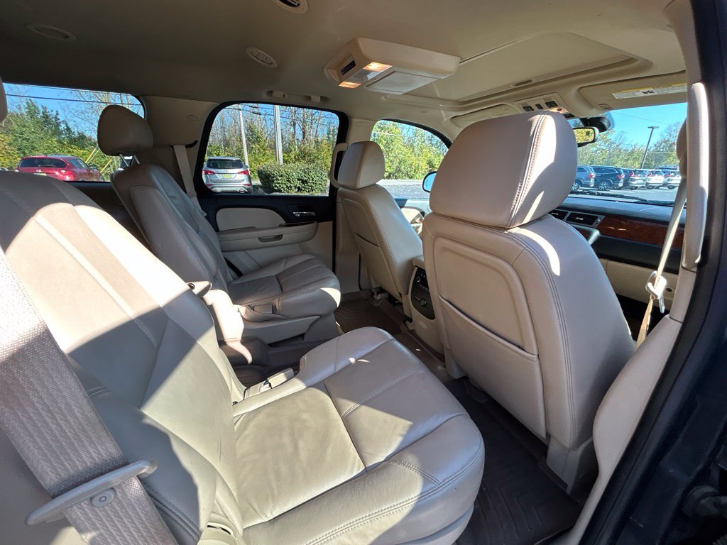 Used 2008 Chevrolet Tahoe LTZ w/ LTZ Preferred Equipment Group AWD/4WD image 37