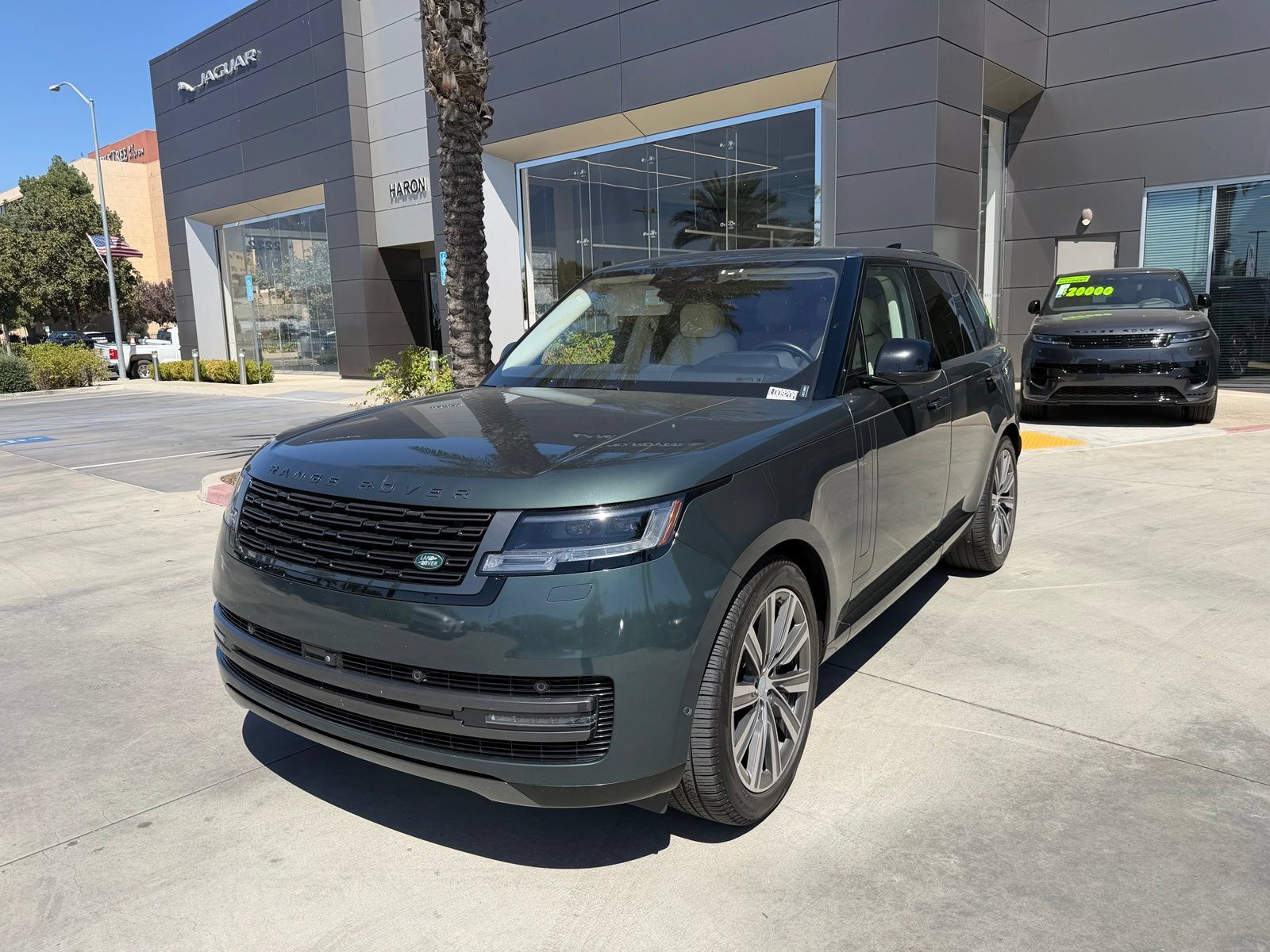 Used 2023 Land Rover Range Rover SE AWD/4WD image 1