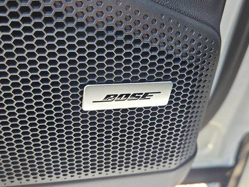 Certified 2025 Porsche Macan 4 Electric AWD/4WD image 22