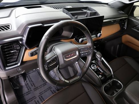 Used 2024 GMC Canyon AT4 w/ AT4 Premium Package image 24