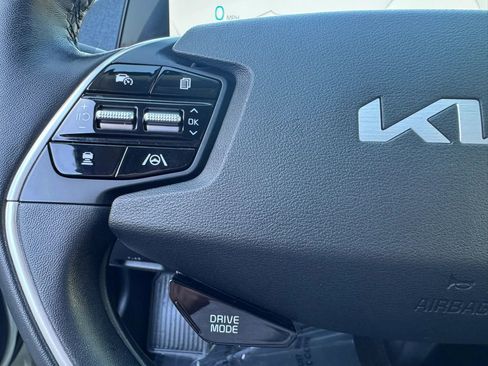 Used 2022 Kia EV6 Wind AWD/4WD image 31