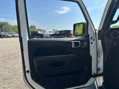 Used 2021 Jeep Gladiator Overland w/ Popular Equipment Package AWD/4WD image 20