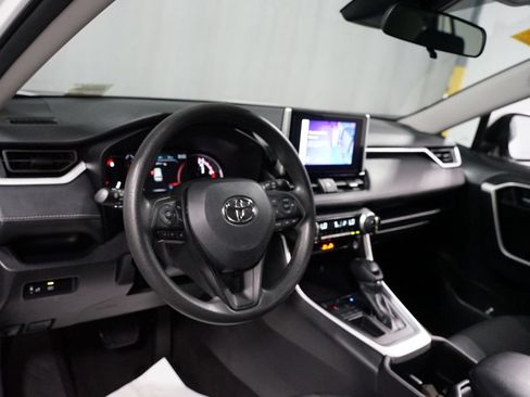 Used 2025 Toyota RAV4 XLE FWD image 11