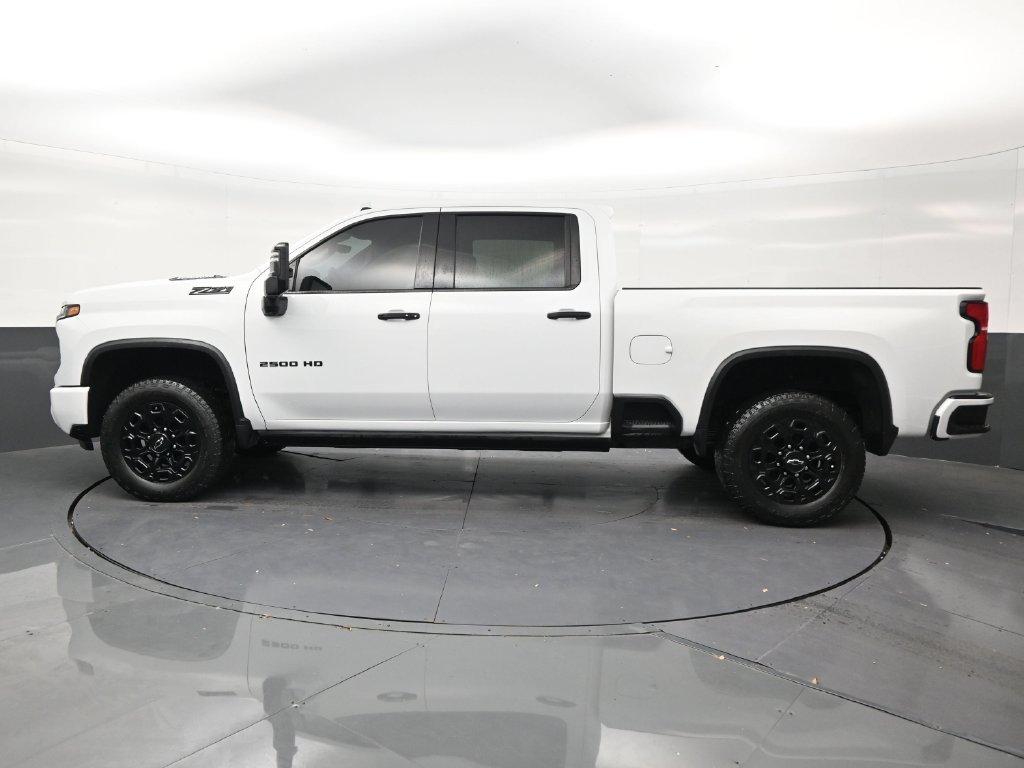 Used 2024 Chevrolet Silverado 2500 LTZ w/ LTZ Plus Package AWD/4WD image 2