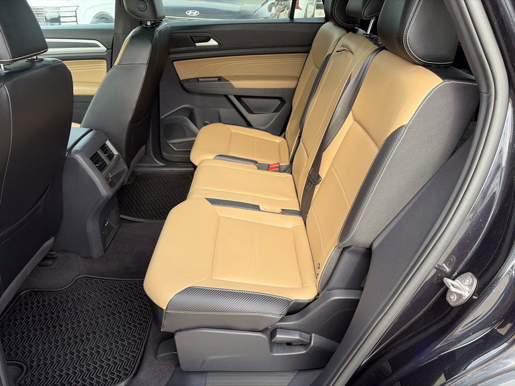 Used 2022 Volkswagen Atlas Cross Sport SEL R-Line w/ Cross Sport MDO Package AWD/4WD image 25