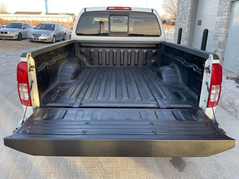 Used 2014 Nissan Frontier SV image 28