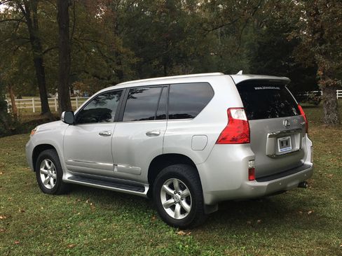 Used 2011 Lexus GX 460 image 3