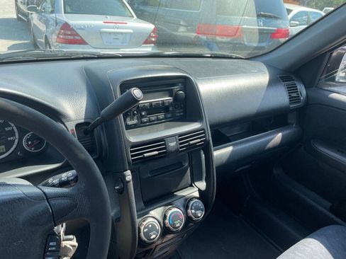 Used 2005 Honda CR-V LX image 13