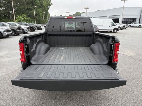 Used 2025 RAM 1500 Laramie AWD/4WD image 17