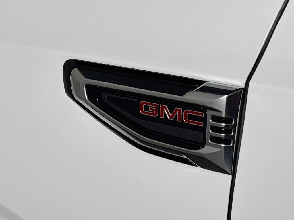 Used 2025 GMC Yukon XL Denali AWD/4WD image 24